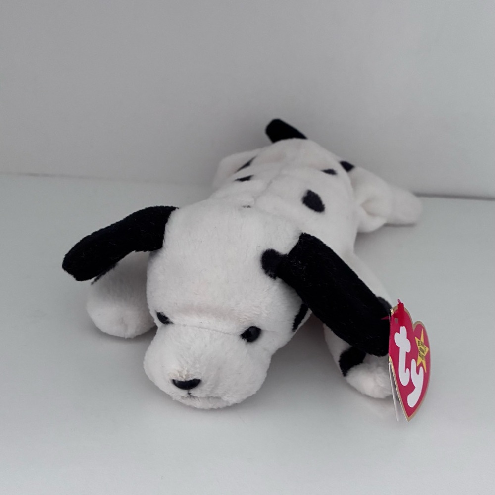 NWT Vintage TY Beanie Baby Dotty ™ style 4100
DATE OF BIRTH: 10 - 17 - 96